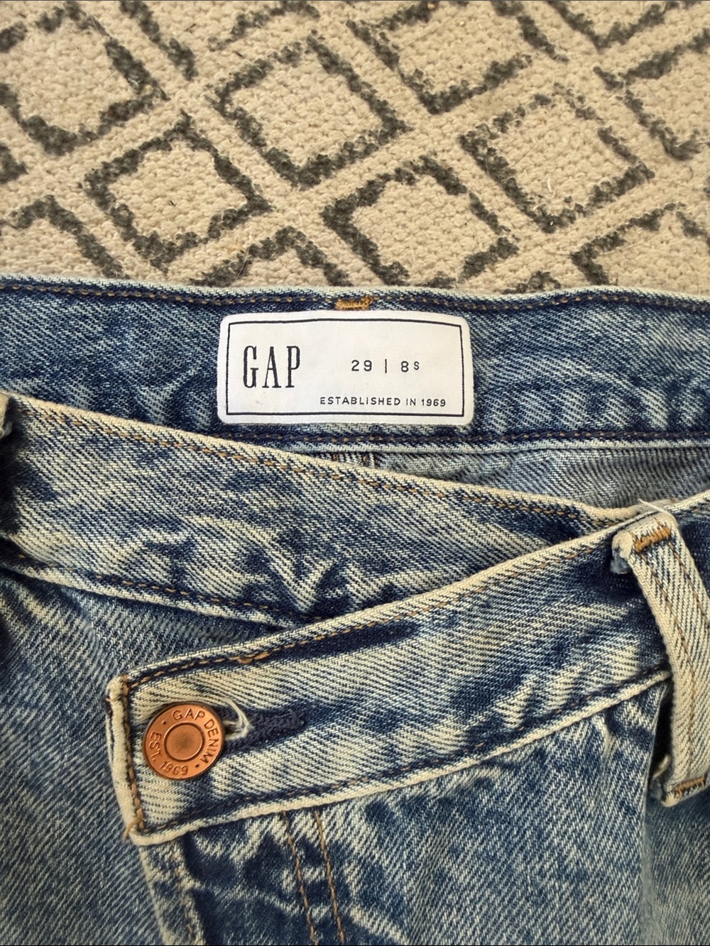 GAP asymmetrical wide leg Jeans - Picture 2 of 3